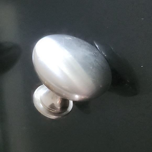 Cabinet knobs (1-1/8" dia. Brushed nickel) - Picture 4 of 4